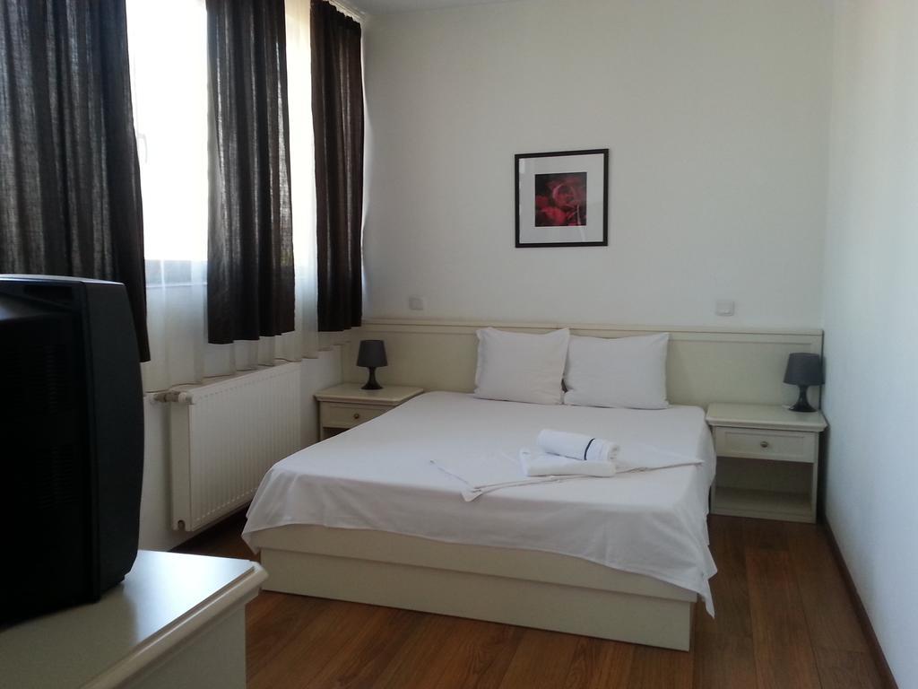 Banu Manta Apartments Бухарест Экстерьер фото