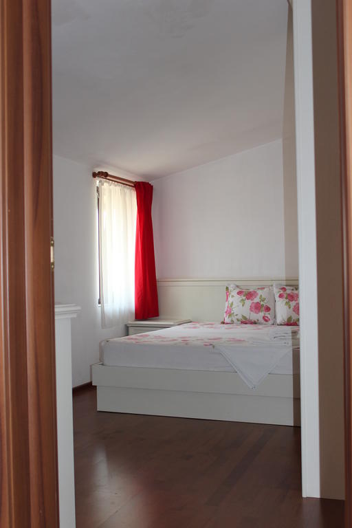 Banu Manta Apartments Бухарест Номер фото